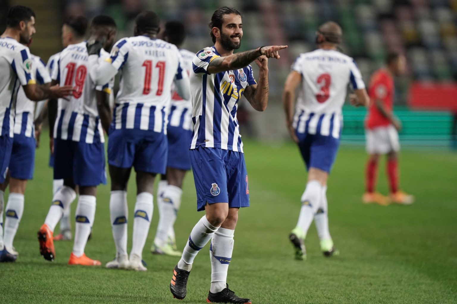 Supertaça Porto remporte la finale contre Benfica 2 0