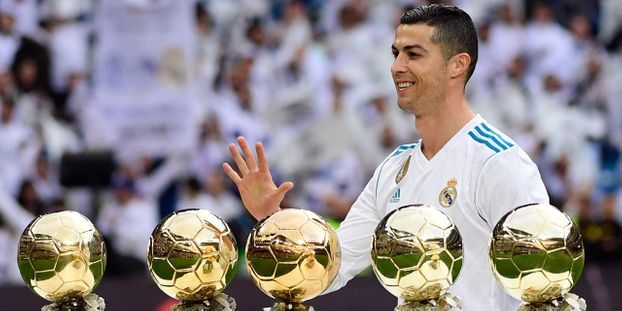 Cristiano Ronaldo presente son cinquieme Ballon d Or au stade Bernabeu