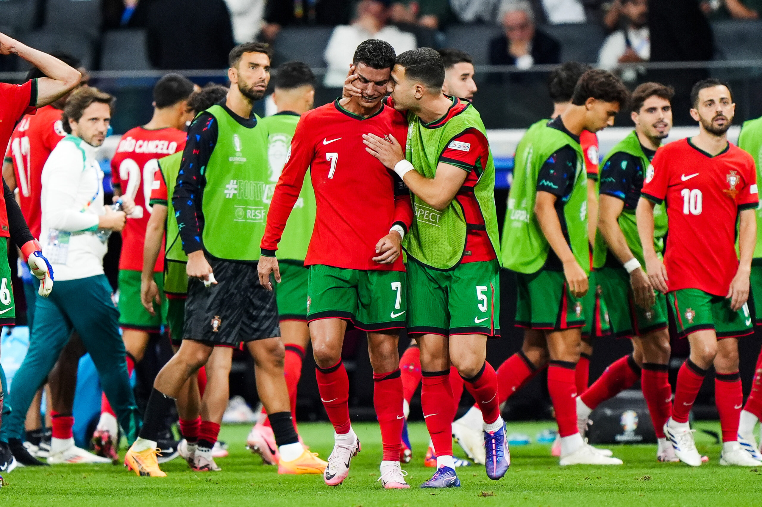 Cristiano Ronaldo larmes Portugal Slovénie