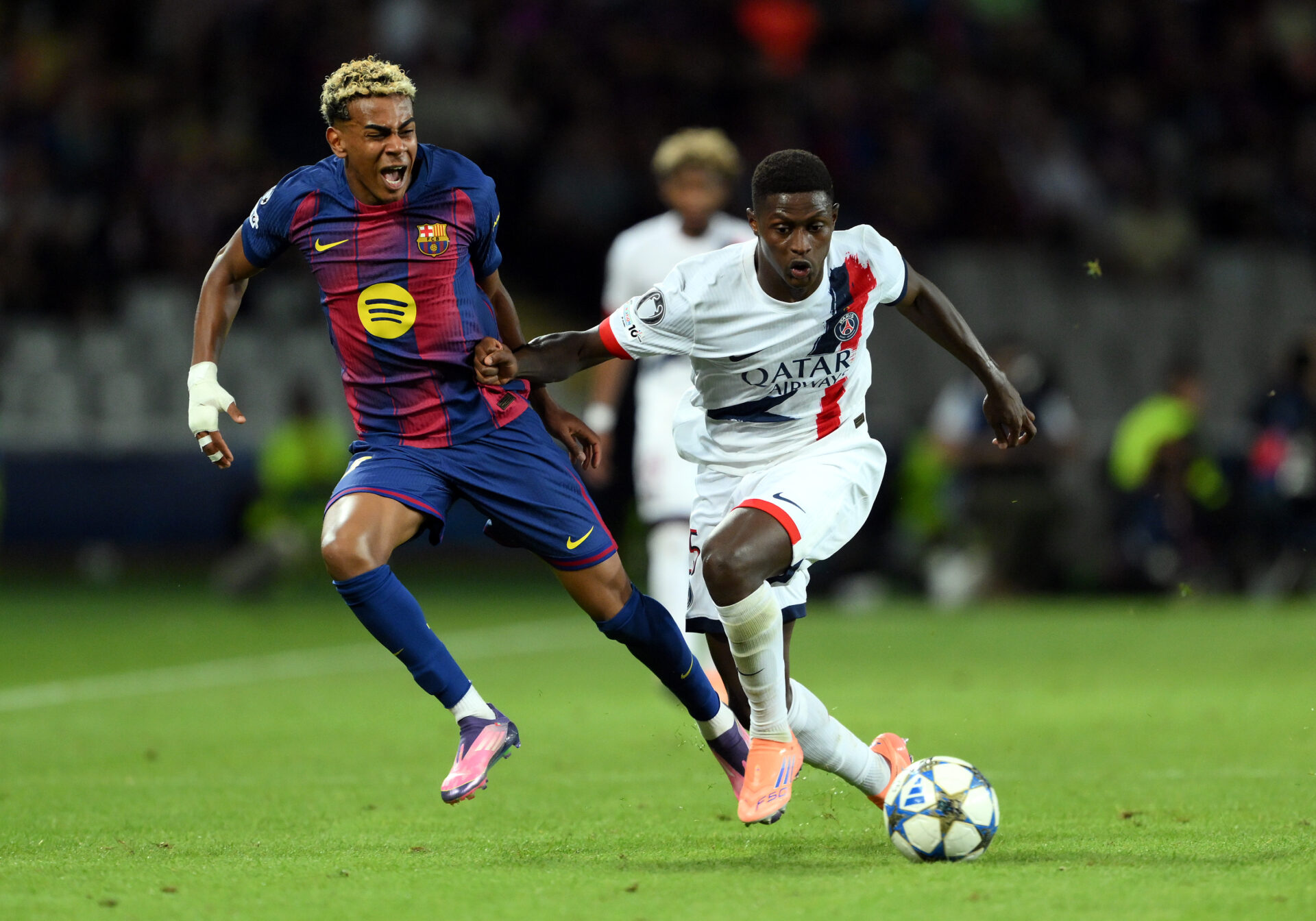 Quatre joueurs portugais nommés pour l'équipe de l'année 2025 2 Nuno Mendes PSG portugais