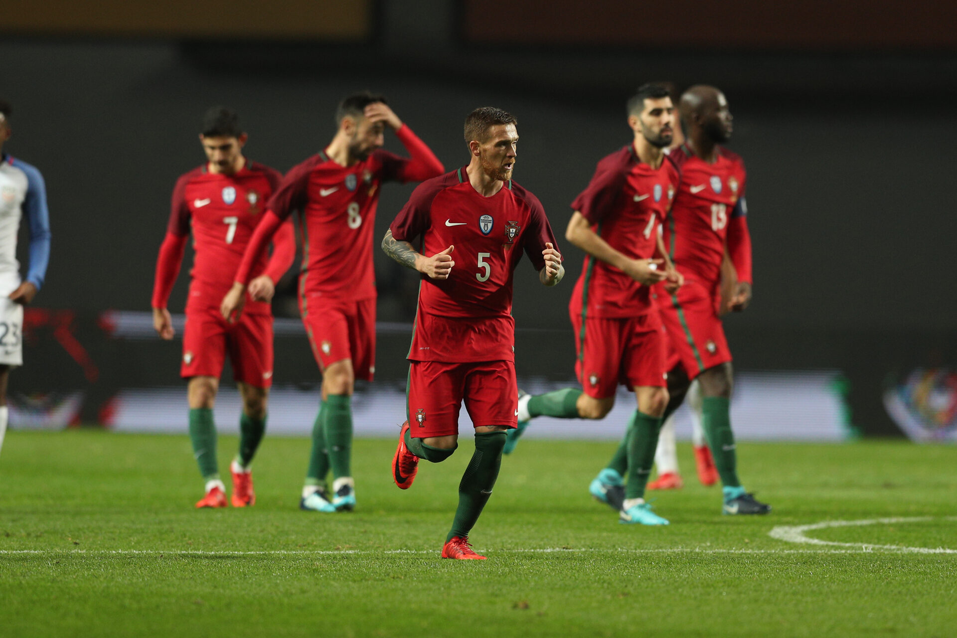 Antunes international portugais entraîneur