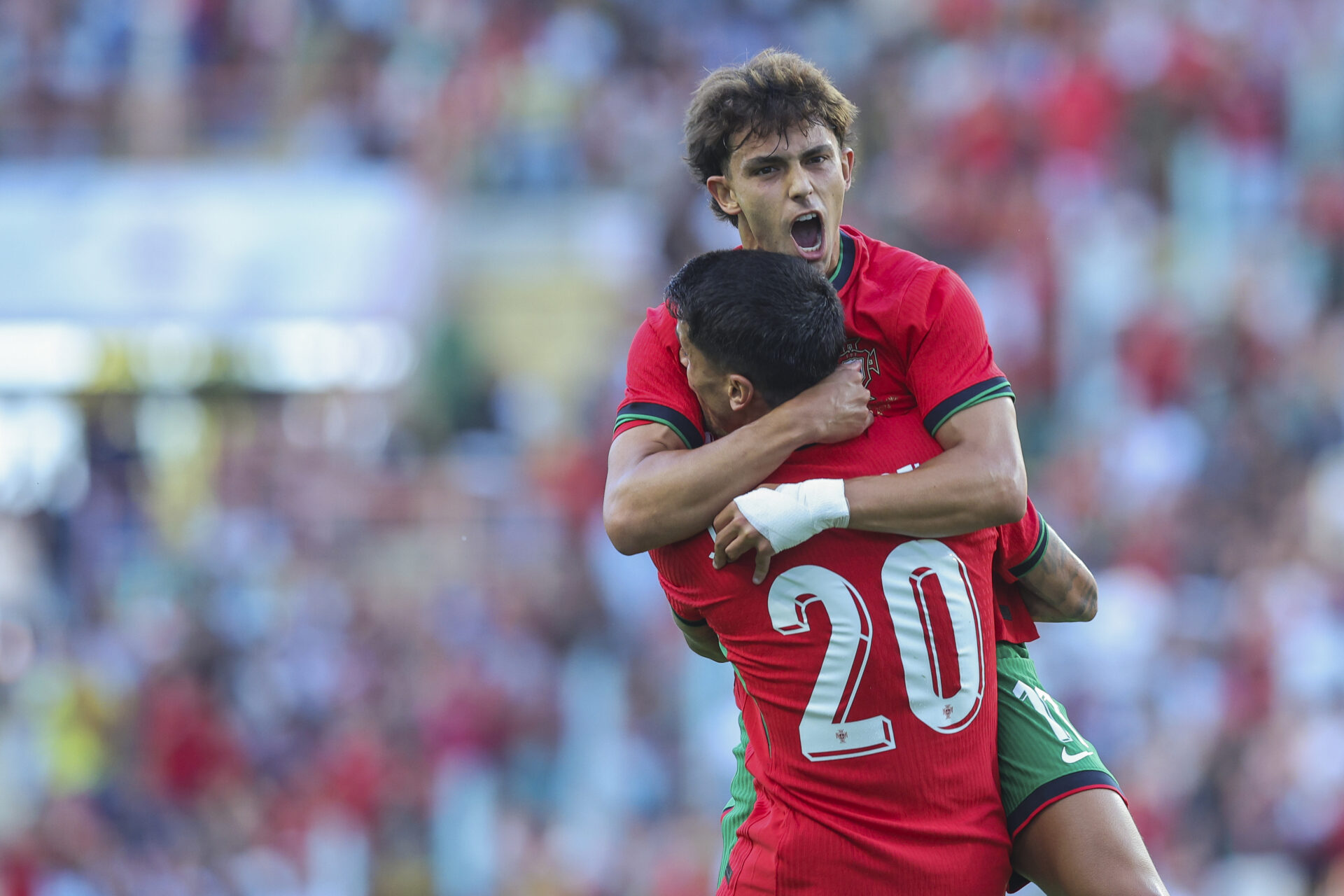 Blessé depuis plus d'un mois, cet international portugais sera de retour pour le prochain rassemblement 2 Cancelo portugais