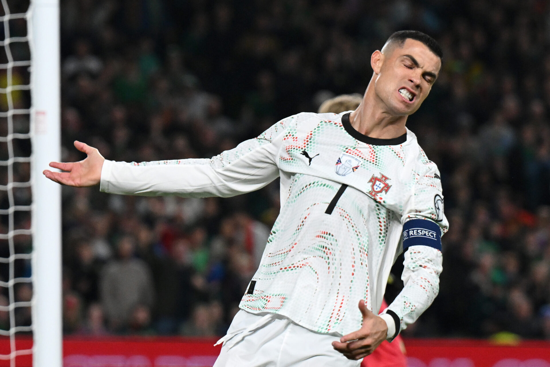 La Fédération Portugaise de Football va tenter d'alléger la sanction de Cristiano Ronaldo 2 Cristiano Ronaldo Portugal