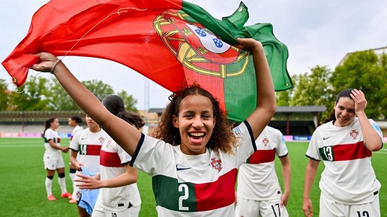 Cette promesse du football féminin au Portugal raconte : "Mon entraîneur me disait rentre chez toi, va jouer à la poupée" 2 Iara Lobo Portugal