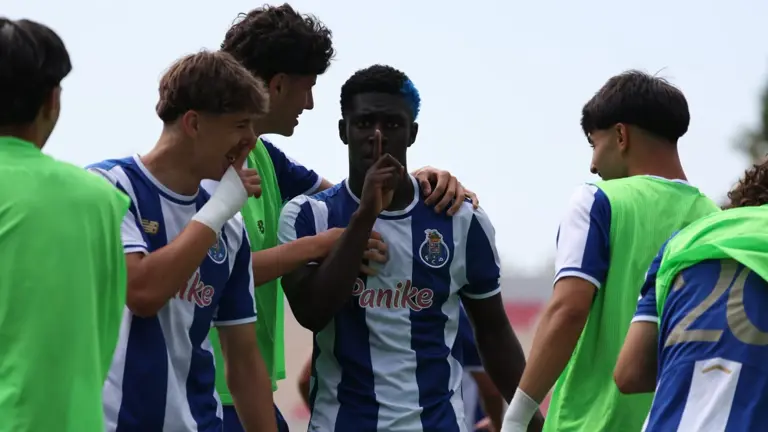 34 buts en 29 matchs : le Portugal à la lutte avec deux autres sélections pour cet énorme talent du FC Porto attaquant porto jeunes portugal